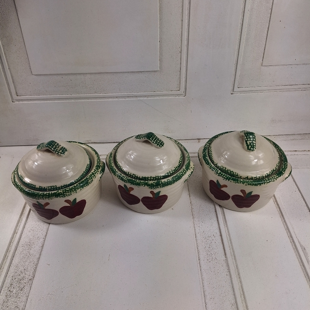 Vintage Handcrafted Ceramic Red Apples with Green Casserole Dishes with Lids - Picture 2 of 8